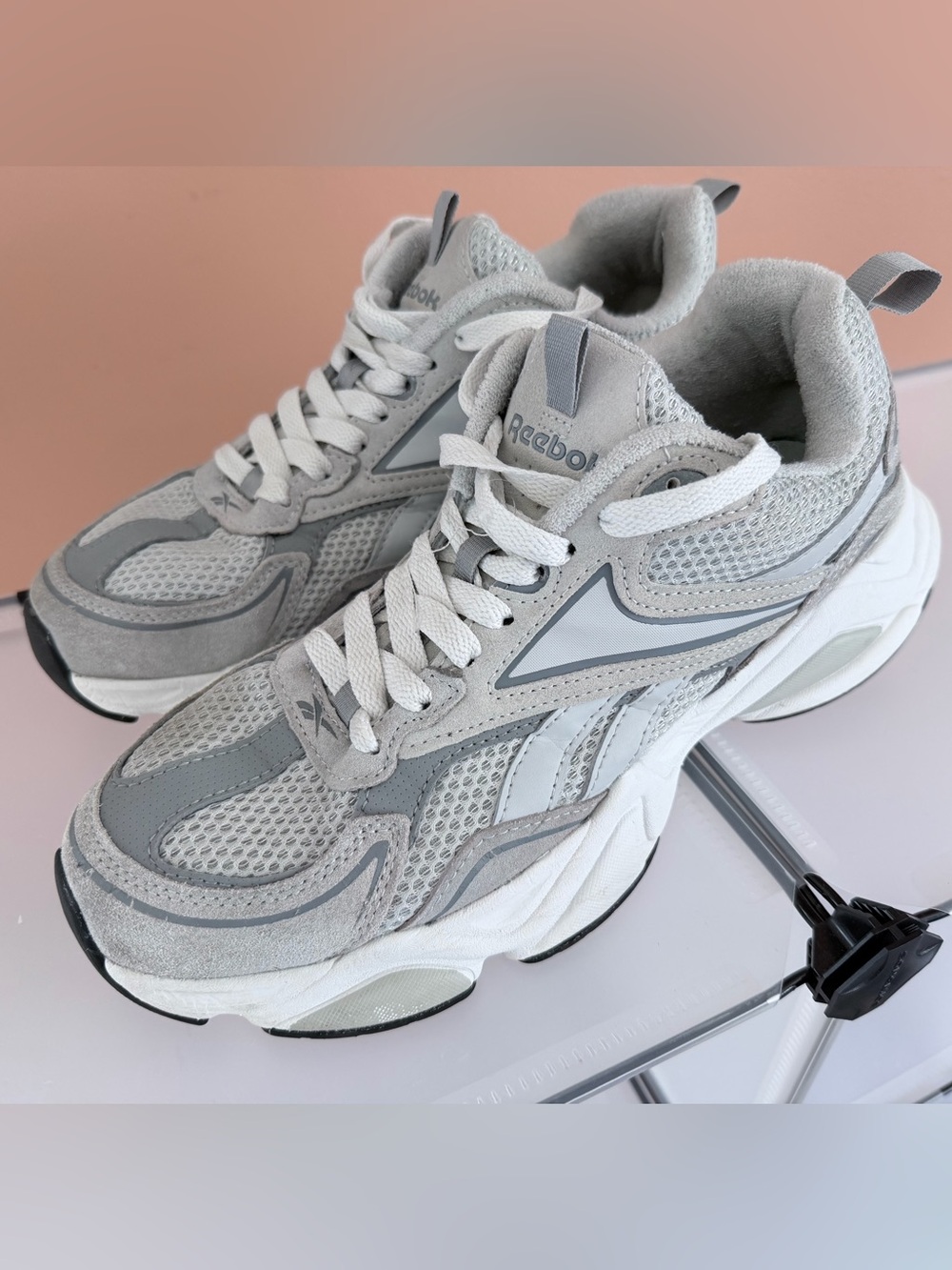 Reebok Men’s Retro Runner Dad Shoes Chunky Y2K Sneakers Grey White Size 12